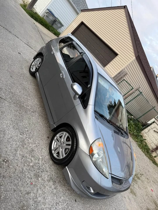 2007 Honda Fit - Image 10 of 15