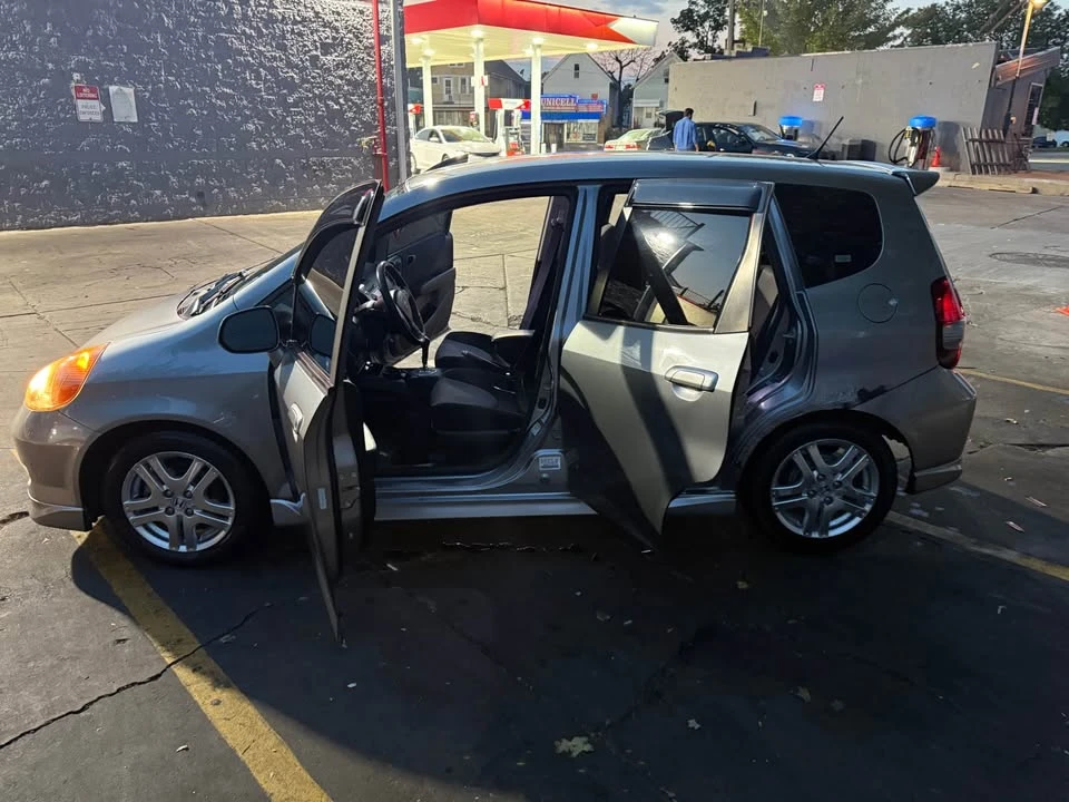 2007 Honda Fit - Image 6 of 15
