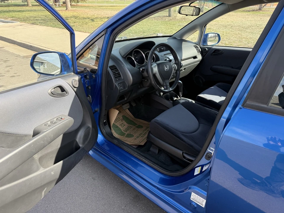 2007 Honda Fit - Image 5 of 10