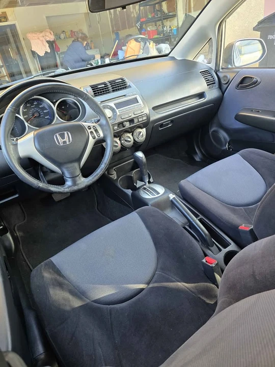 2007 Honda Fit - Image 6 of 7