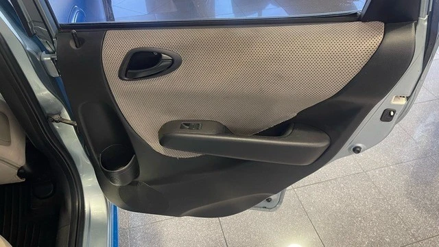 2007 Honda Fit - Image 27 of 31