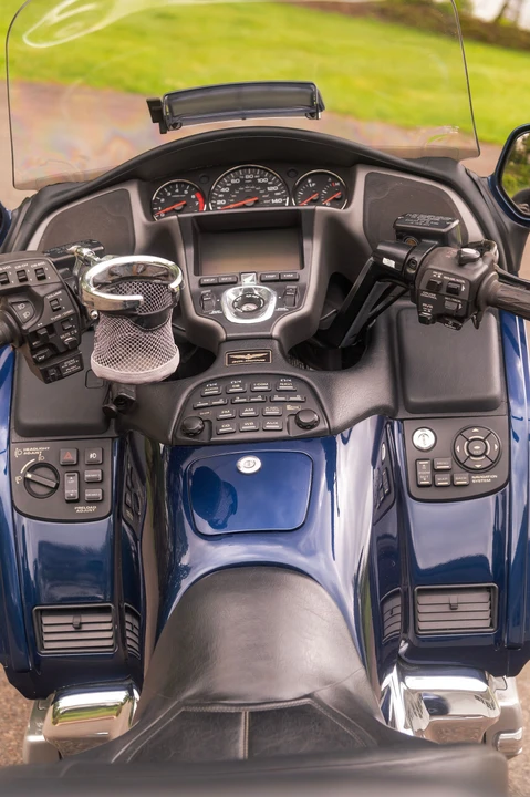 2007 Honda Gold Wing - Image 13 of 31