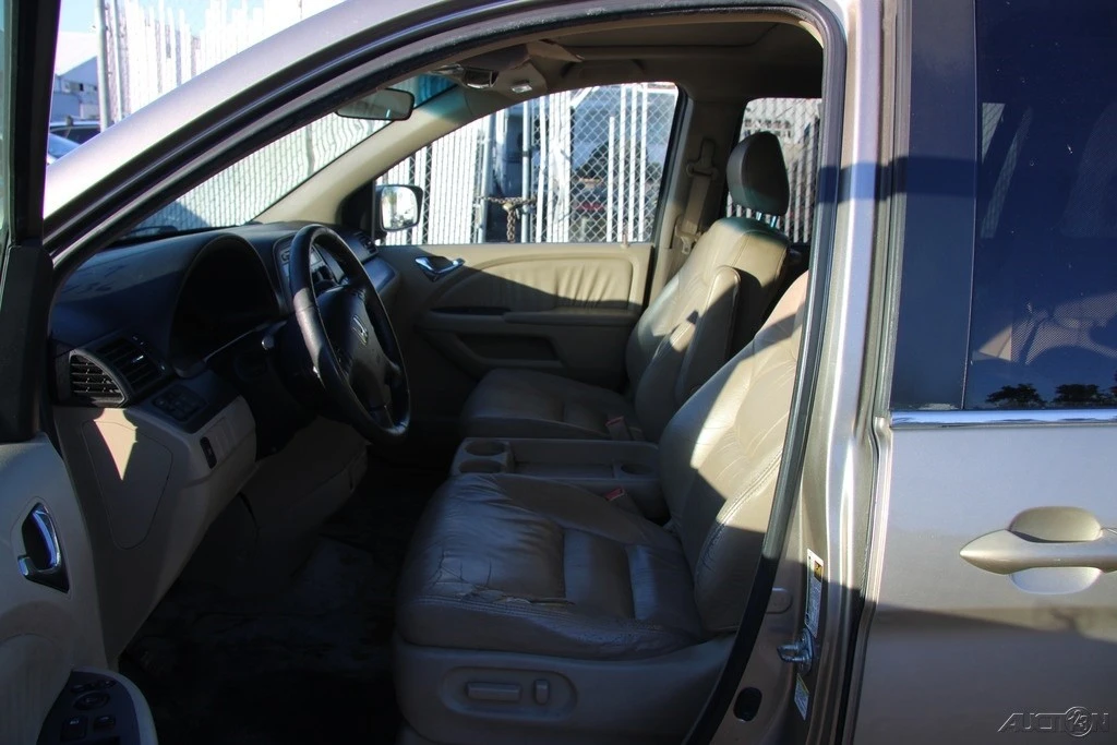 2007 Honda Odyssey - Image 11 of 21