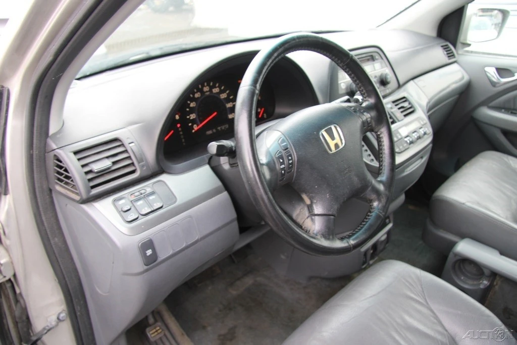 2007 Honda Odyssey - Image 15 of 21