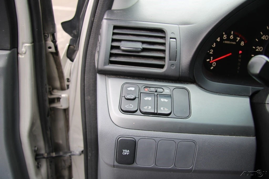 2007 Honda Odyssey - Image 16 of 21
