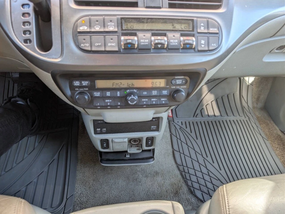 2007 Honda Odyssey - Image 15 of 18