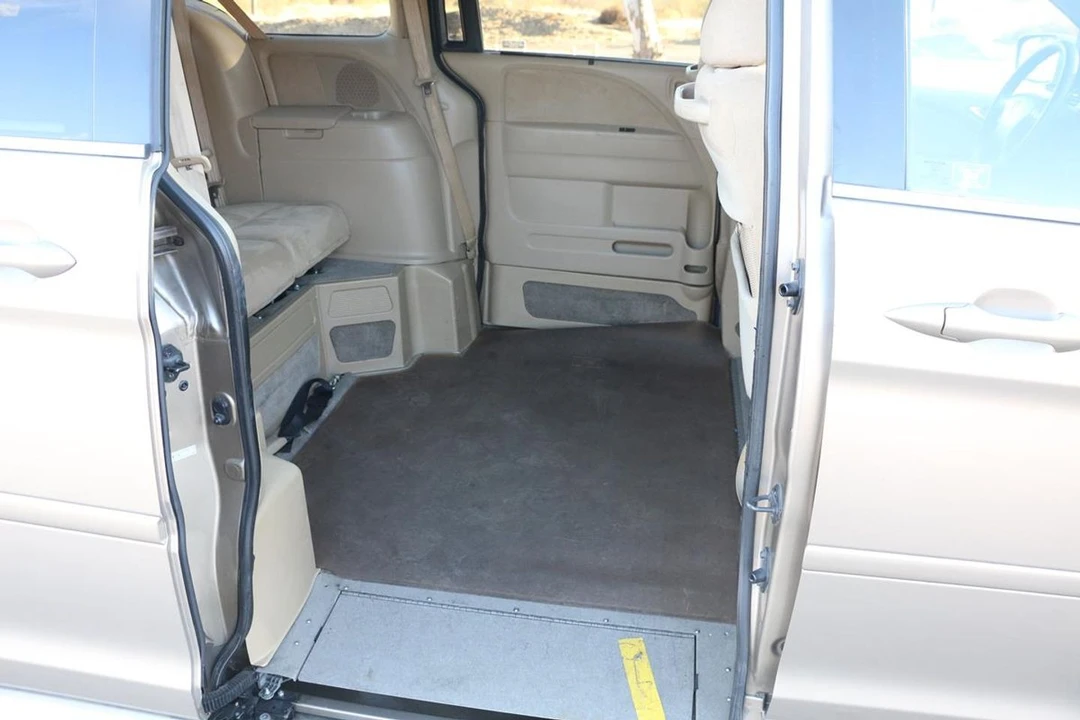 2007 Honda Odyssey - Image 14 of 21