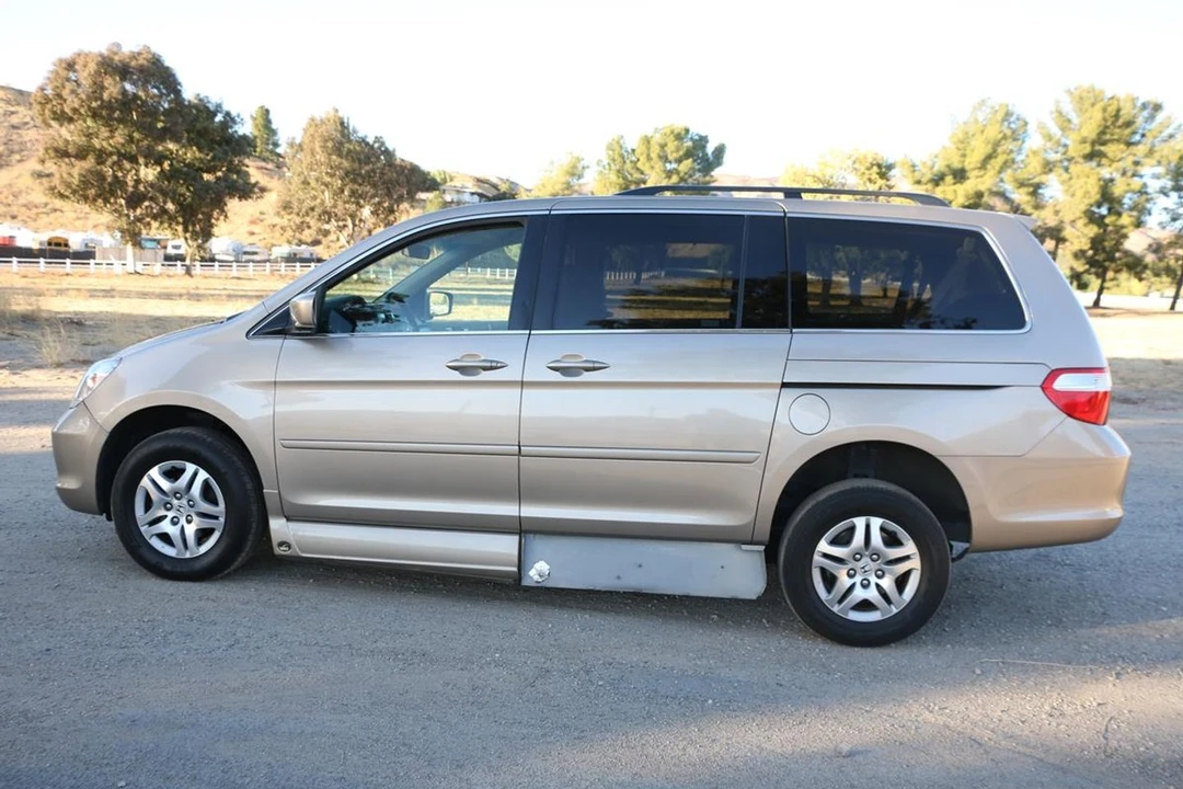 2007 Honda Odyssey - Image 12 of 21