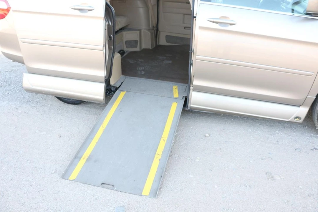 2007 Honda Odyssey - Image 10 of 12