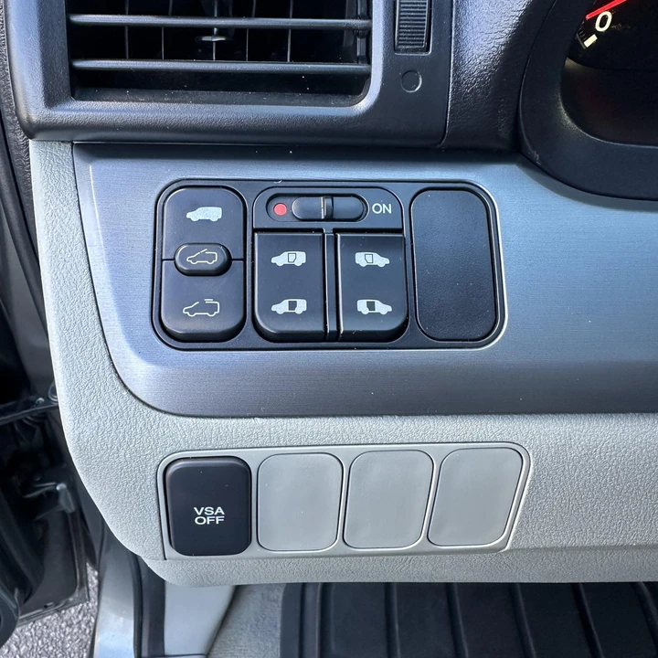 2007 Honda Odyssey - Image 28 of 31