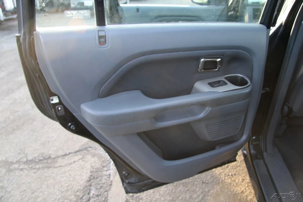 2007 Honda Pilot 1st Gen - Image 18 of 21