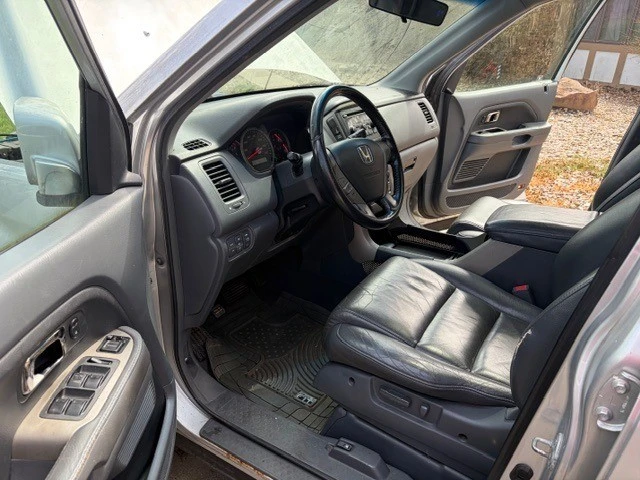 2007 Honda Pilot 1st Gen - Image 8 of 9