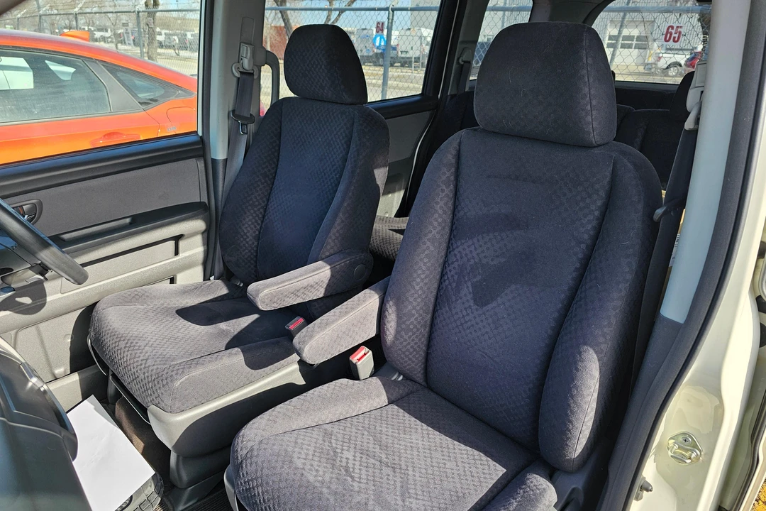 2007 Honda Stepwgn - Image 18 of 31