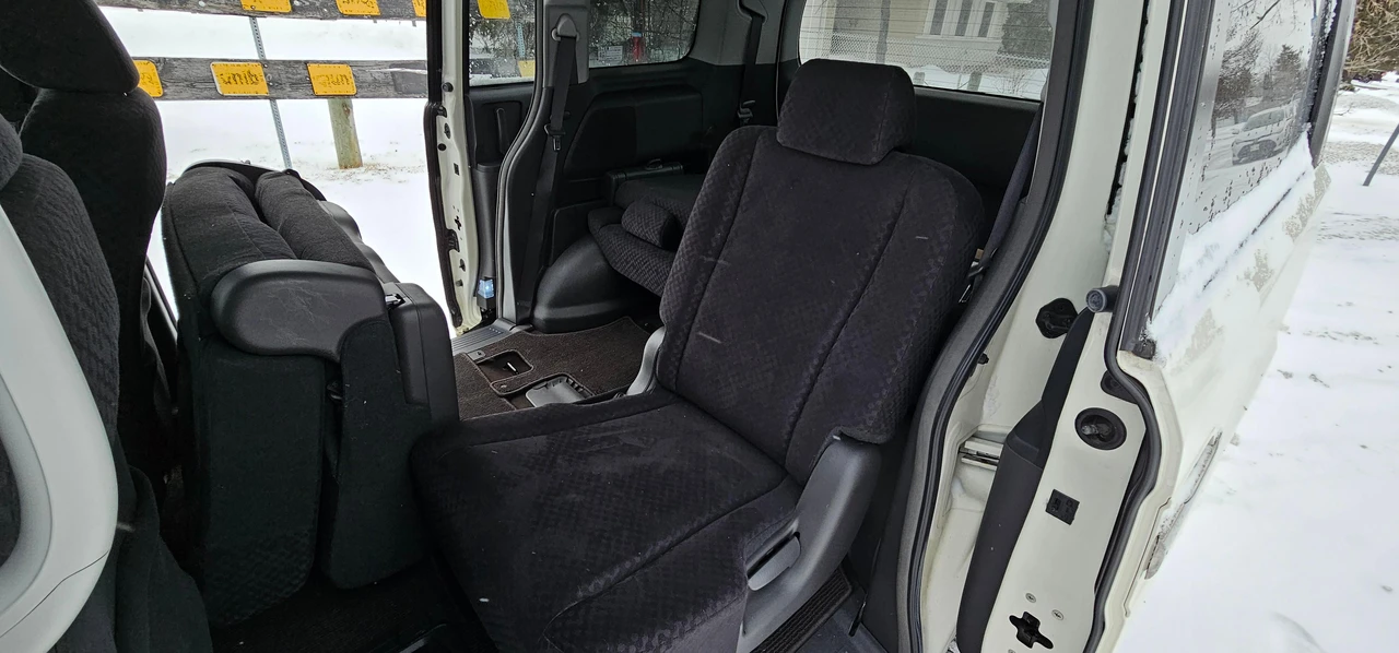 2007 Honda Stepwgn - Image 28 of 31