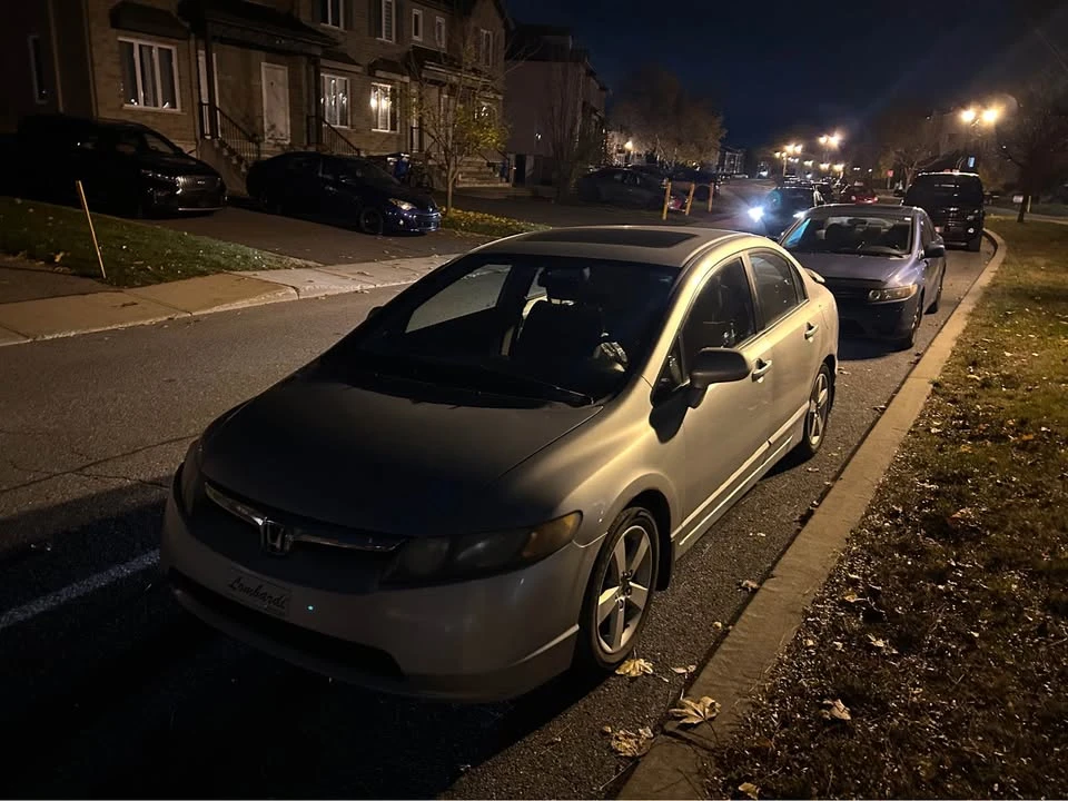 2007 Honda Civic 8th Gen - Image 2 of 3