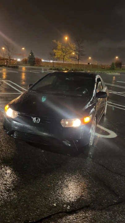 2007 Honda Civic 8th Gen - Image 2 of 8