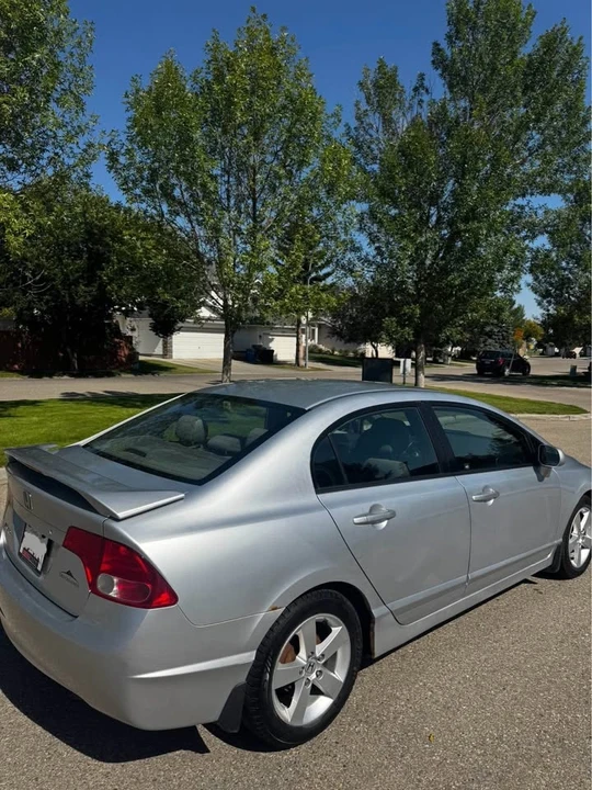2007 Honda Civic 8th Gen - Image 2 of 4