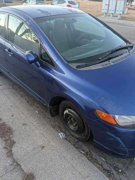 2007 Honda Civic 8th Gen - Image 3 of 7