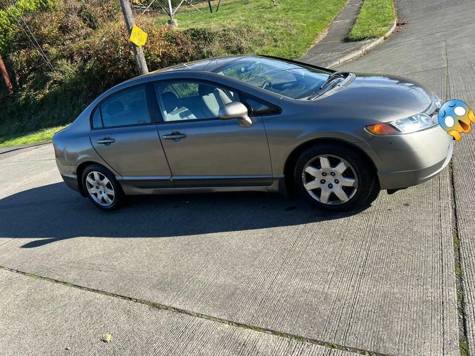 2007 Honda Civic 8th Gen - Image 2 of 9
