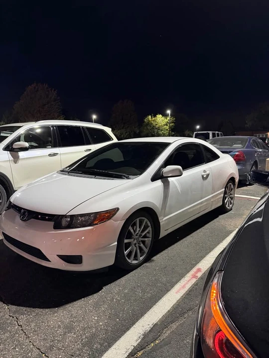 2007 Honda Civic 8th Gen - Image 3 of 3