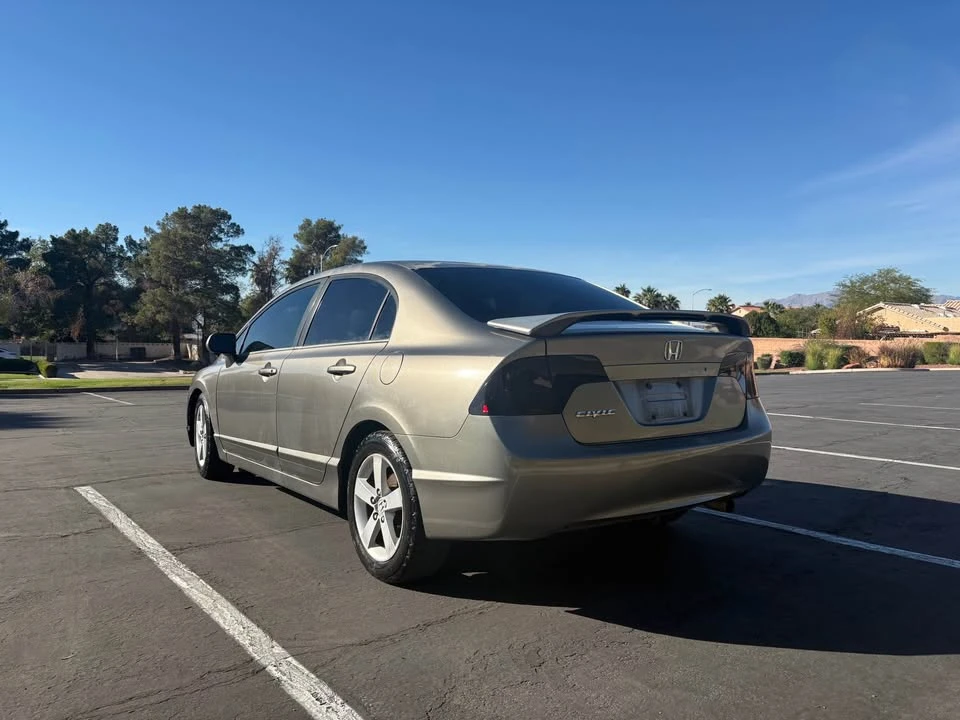 2007 Honda Civic 8th Gen - Image 2 of 8