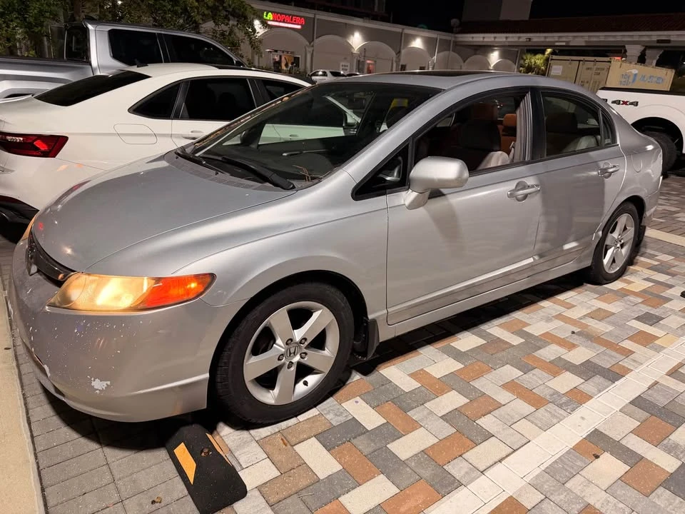 2007 Honda Civic 8th Gen - Image 6 of 11