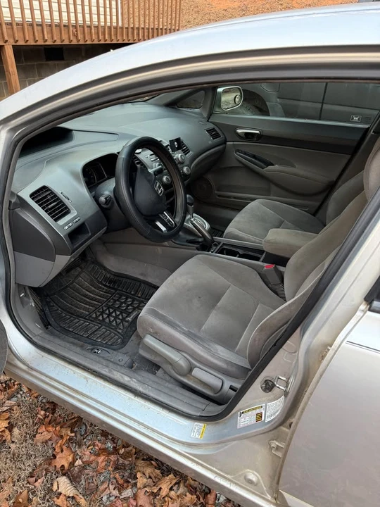 2007 Honda Civic 8th Gen - Image 2 of 7