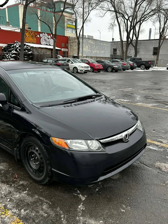 2007 Honda Civic 8th Gen - Image 2 of 9