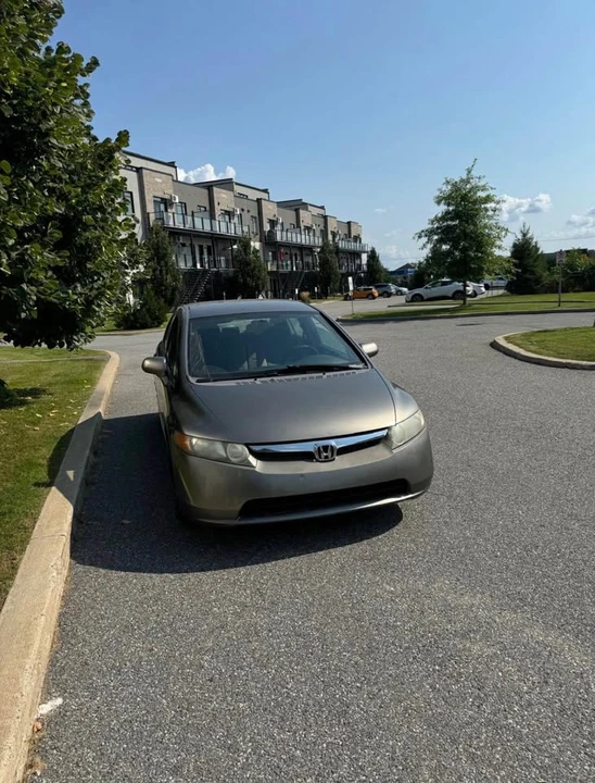 2007 Honda Civic 8th Gen - Image 2 of 9