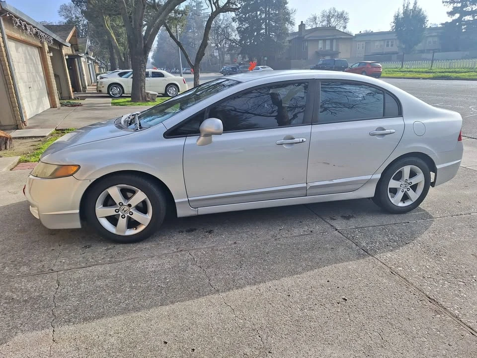 2007 Honda Civic 8th Gen - Image 2 of 5