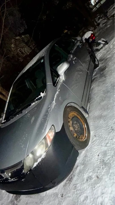 2007 Honda Civic 8th Gen - Image 2 of 9