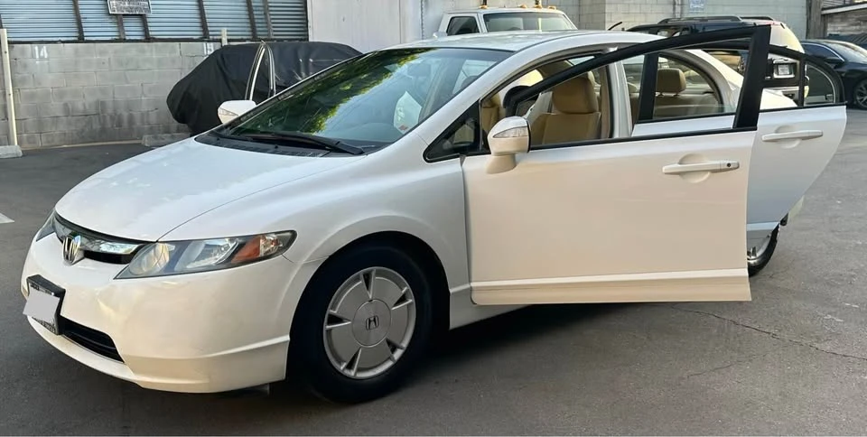 2007 Honda Civic 8th Gen - Image 2 of 8