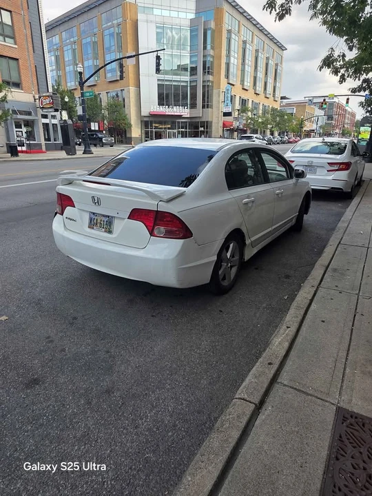 2007 Honda Civic 8th Gen - Image 2 of 4
