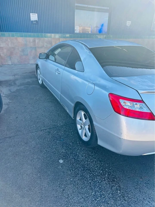2007 Honda Civic 8th Gen - Image 2 of 5