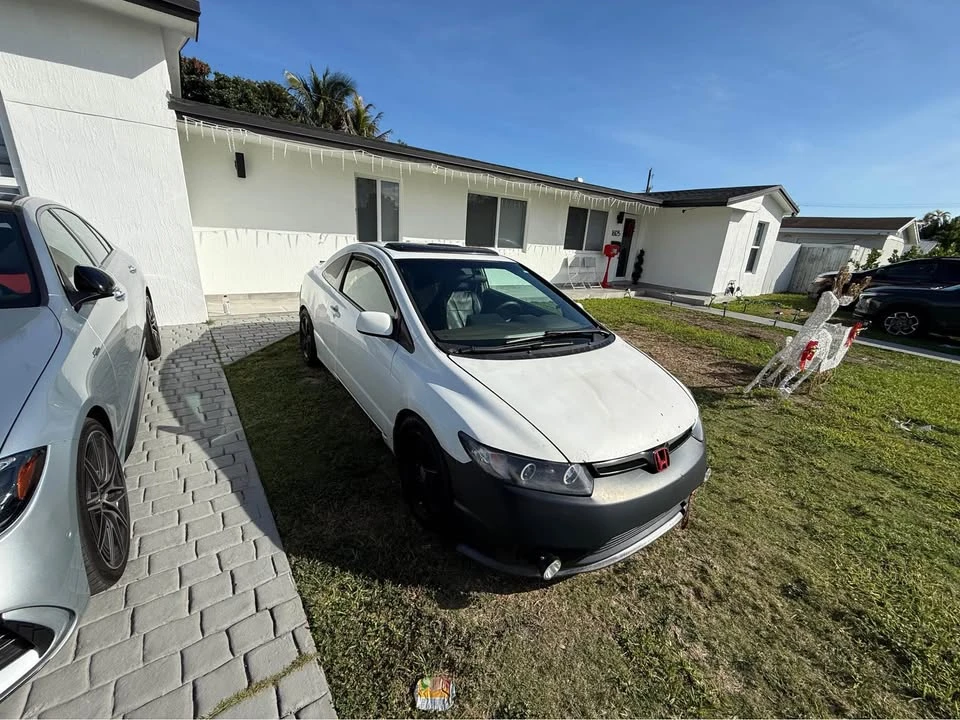 2007 Honda Civic 8th Gen - Image 2 of 4