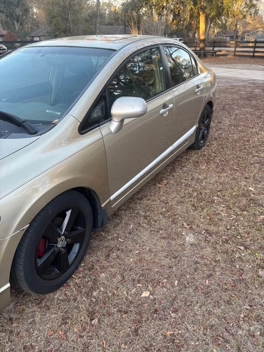 2007 Honda Civic 8th Gen - Image 2 of 10
