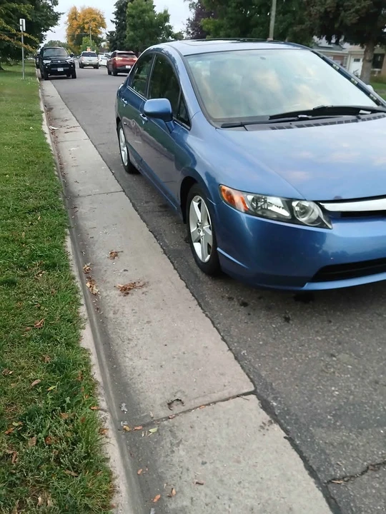 2007 Honda Civic 8th Gen - Image 2 of 11