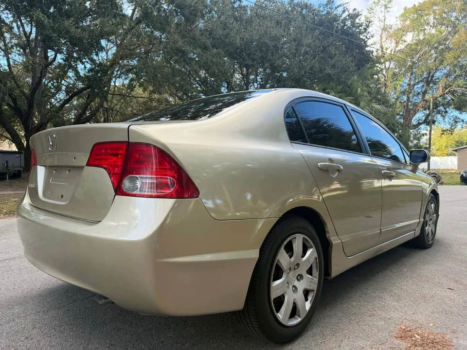 2007 Honda Civic 8th Gen - Image 2 of 8