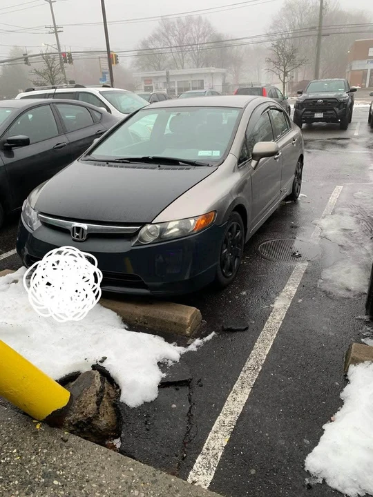 2007 Honda Civic 8th Gen - Image 2 of 6