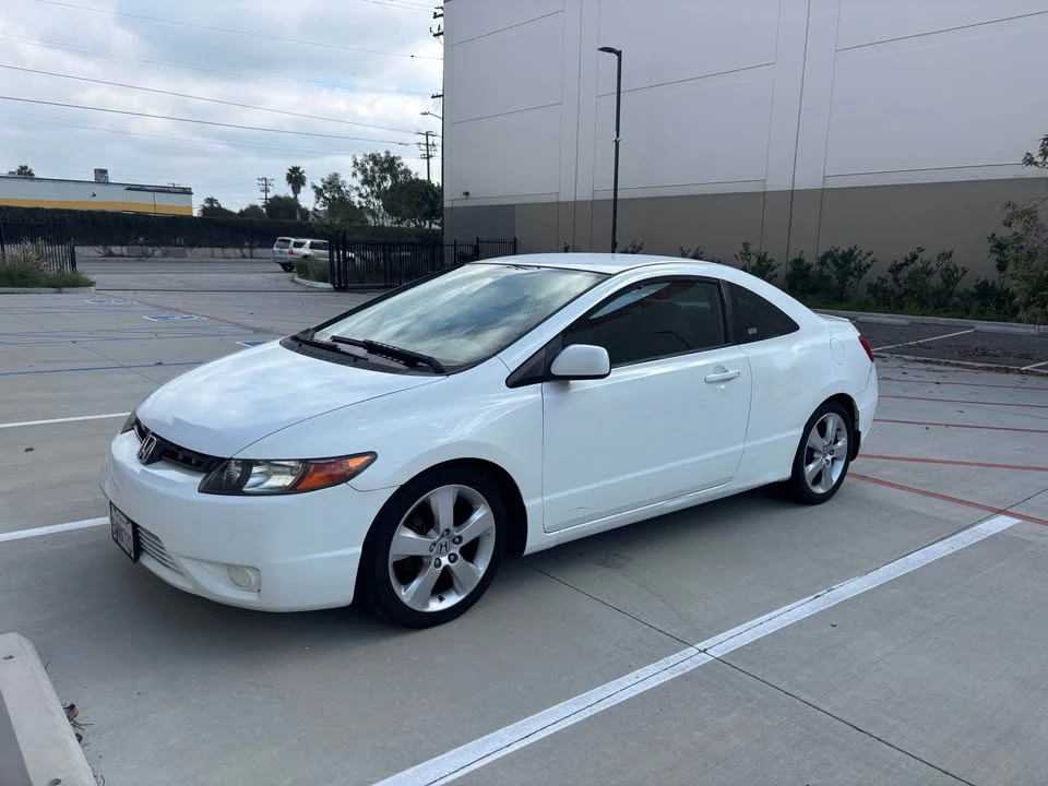2007 Honda Civic 8th Gen - Image 2 of 9