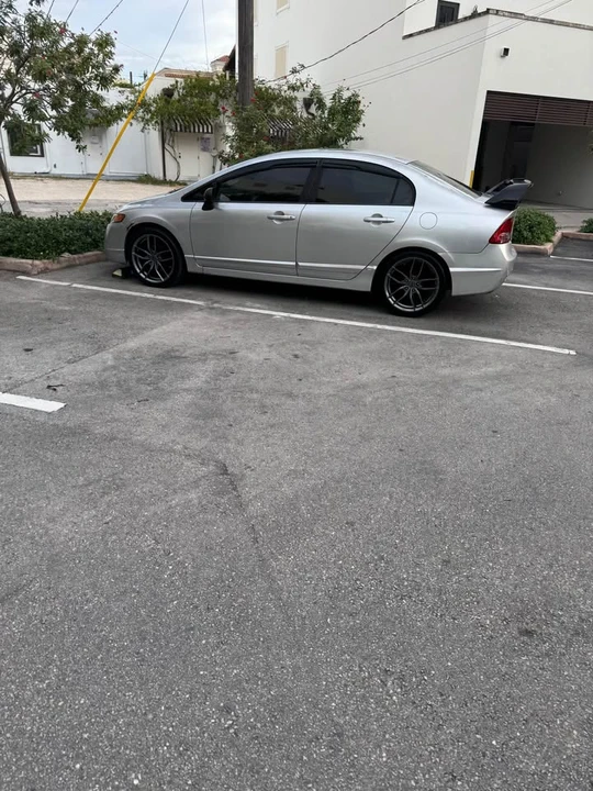 2007 Honda Civic 8th Gen - Image 8 of 8