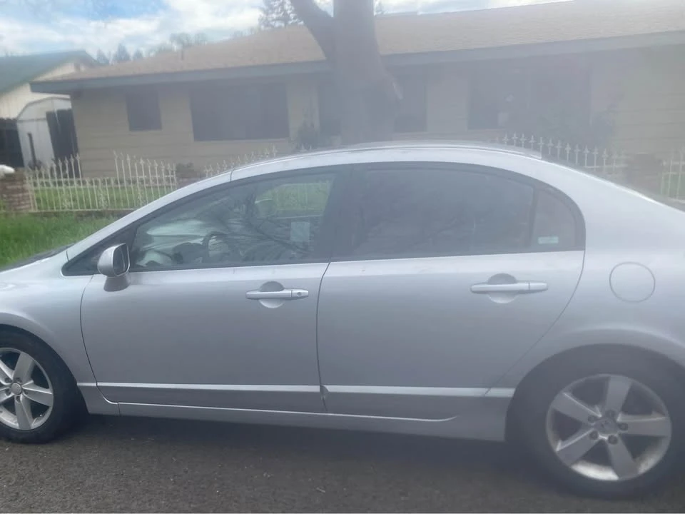 2007 Honda Civic 8th Gen - Image 2 of 3
