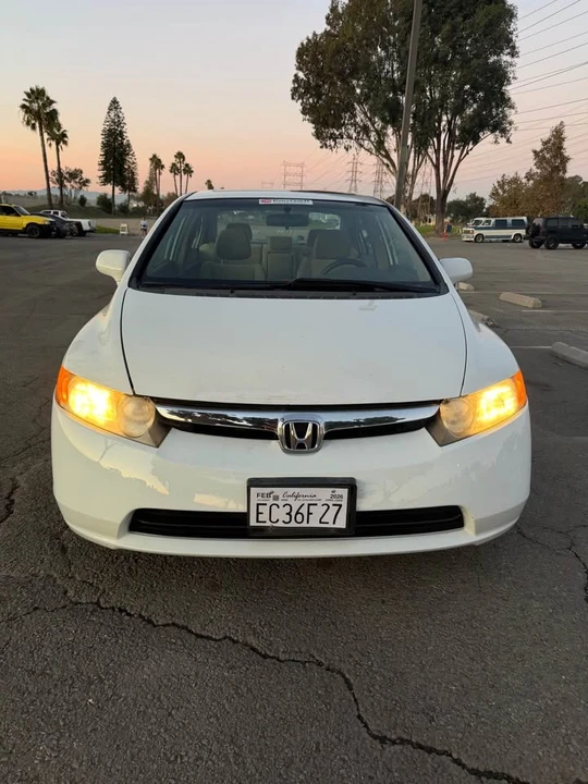 2007 Honda Civic 8th Gen - Image 2 of 13
