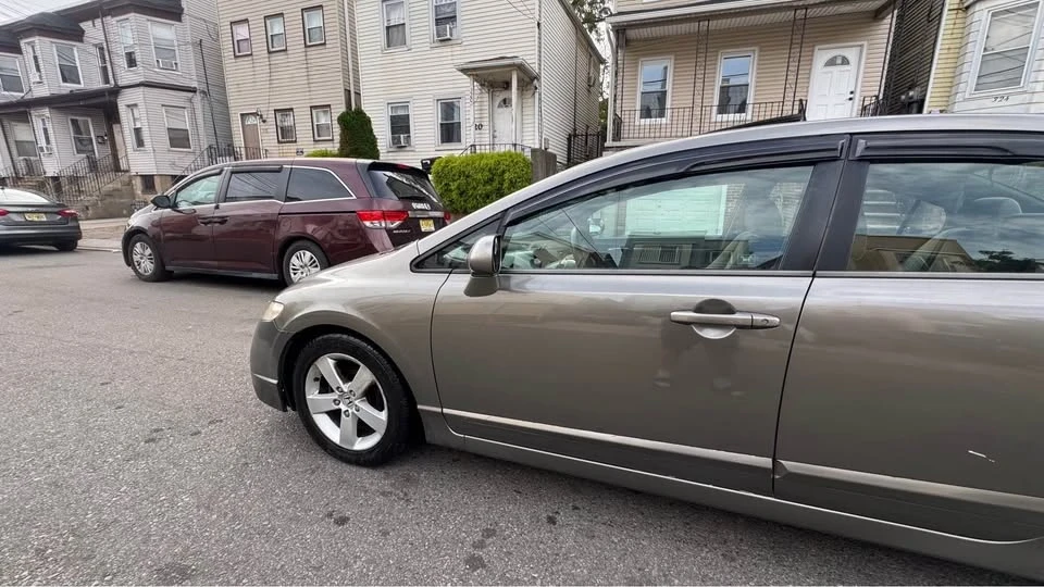 2007 Honda Civic 8th Gen - Image 2 of 10