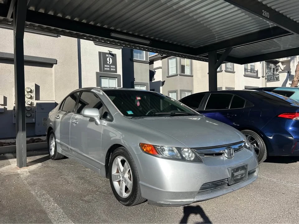 2007 Honda Civic 8th Gen - Image 2 of 8