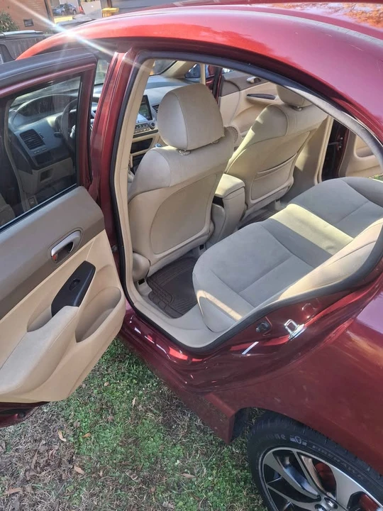 2007 Honda Civic 8th Gen - Image 6 of 8