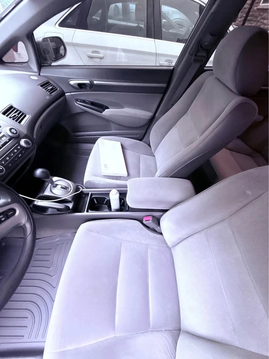 2007 Honda Civic 8th Gen - Image 2 of 4