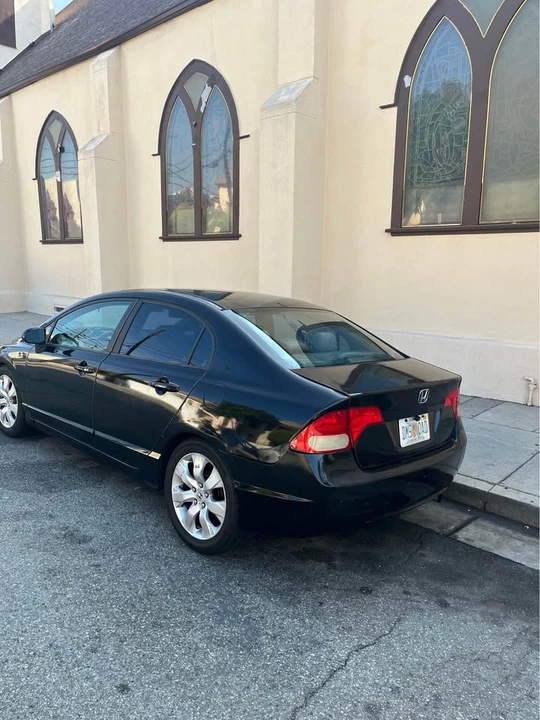 2007 Honda Civic 8th Gen - Image 2 of 10