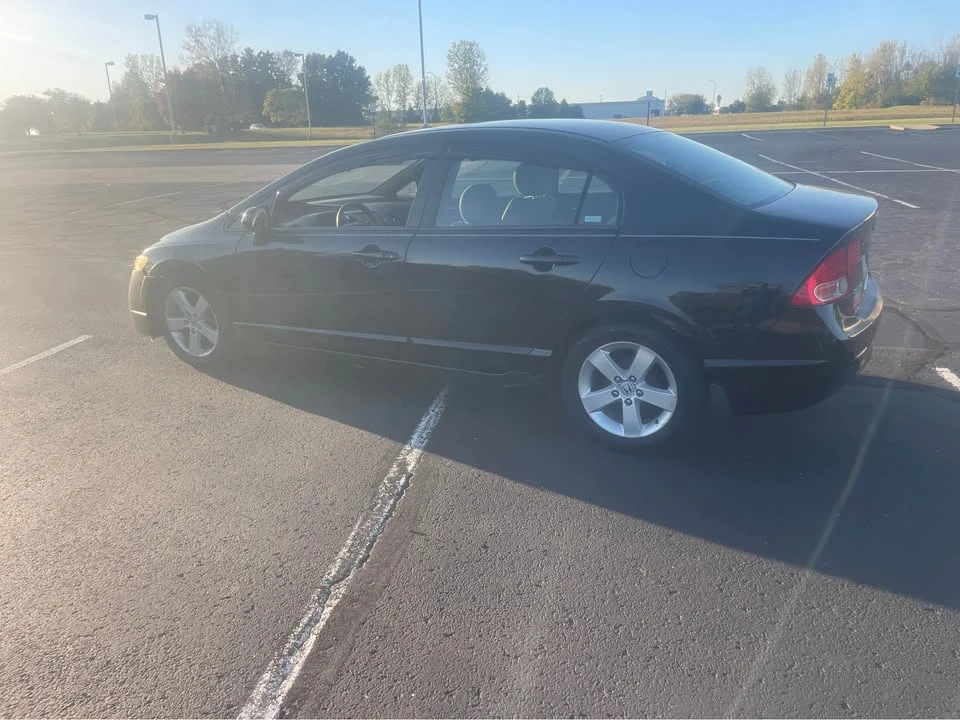 2007 Honda Civic 8th Gen - Image 2 of 4