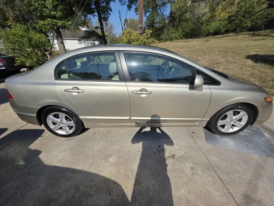 2007 Honda Civic 8th Gen - Image 2 of 6